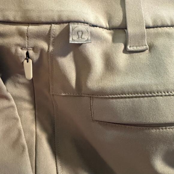 Lululemon ABC Classic Fit 9" Shorts, Warpstreme, Men's Size 30 - Picture 3 of 4